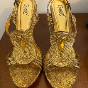 Carlos Santana-Gold Heeled Sandal! Gorgeous shoe!